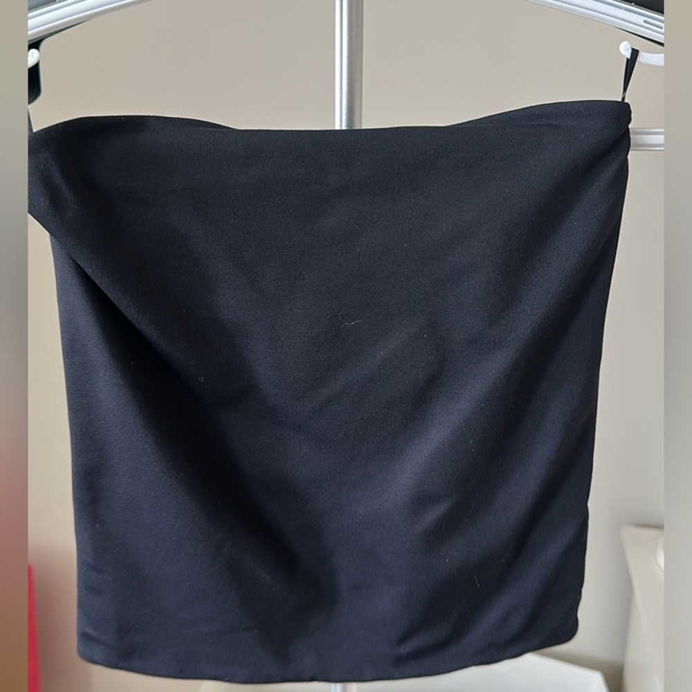 Aritzia Babaton Contour Black Top